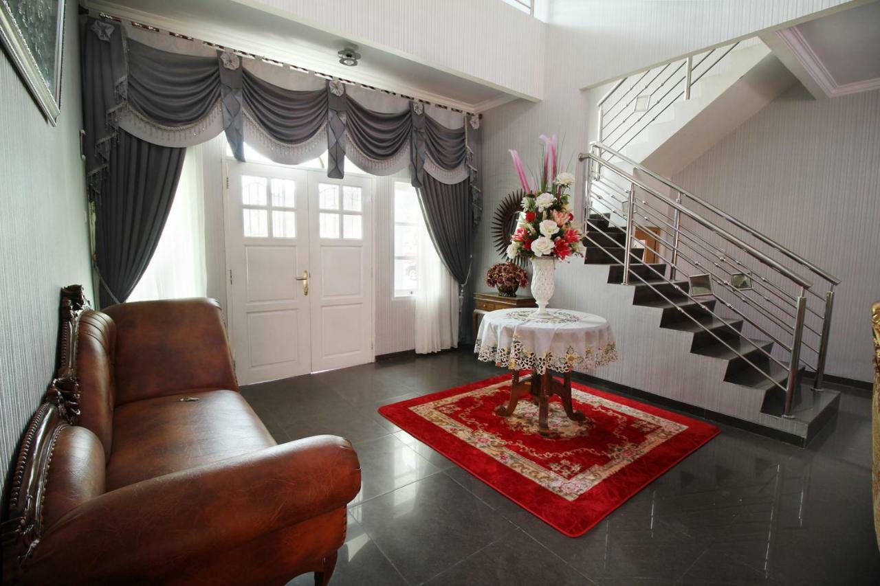 Airy Eco Syariah Simpang Jam Gajah Mada Puri Casablanca 2* Batam