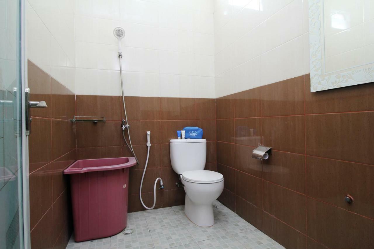 Guest house Airy Eco Syariah Simpang Jam Gajah Mada Puri Casablanca Batam